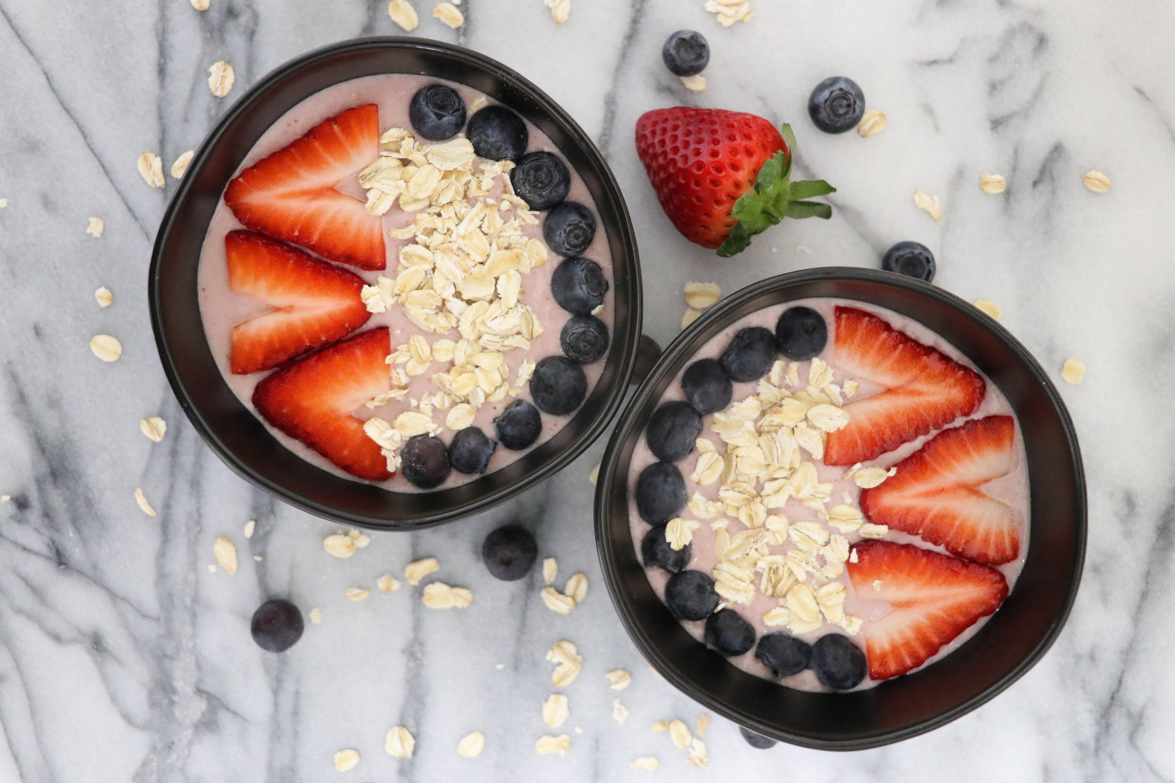 Strawberry Almond Oatmeal Smoothie Bowl