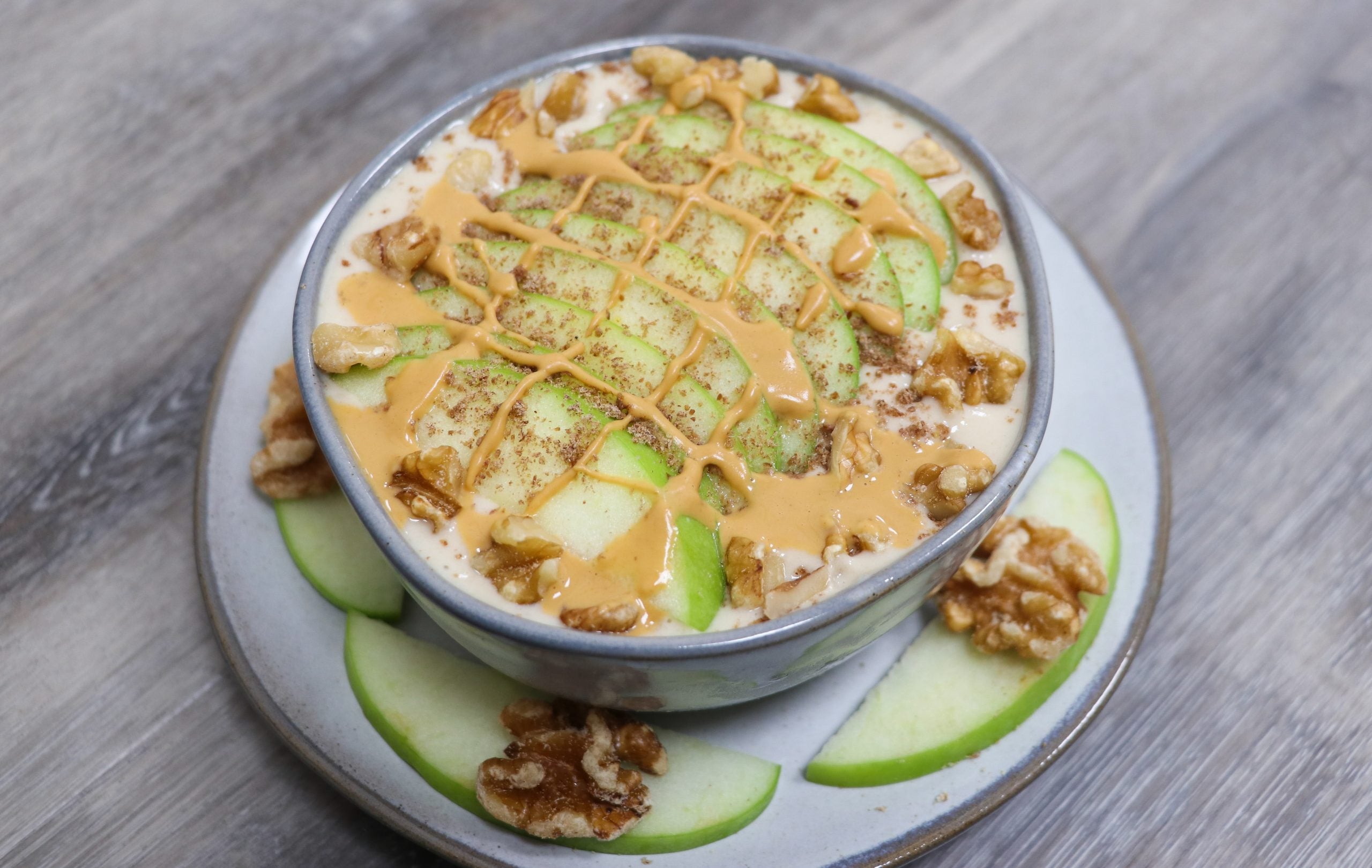 Almond Apple Pie Smoothie Bowl