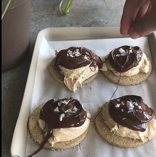 Peanut Butter Maple Yogurt Frosting