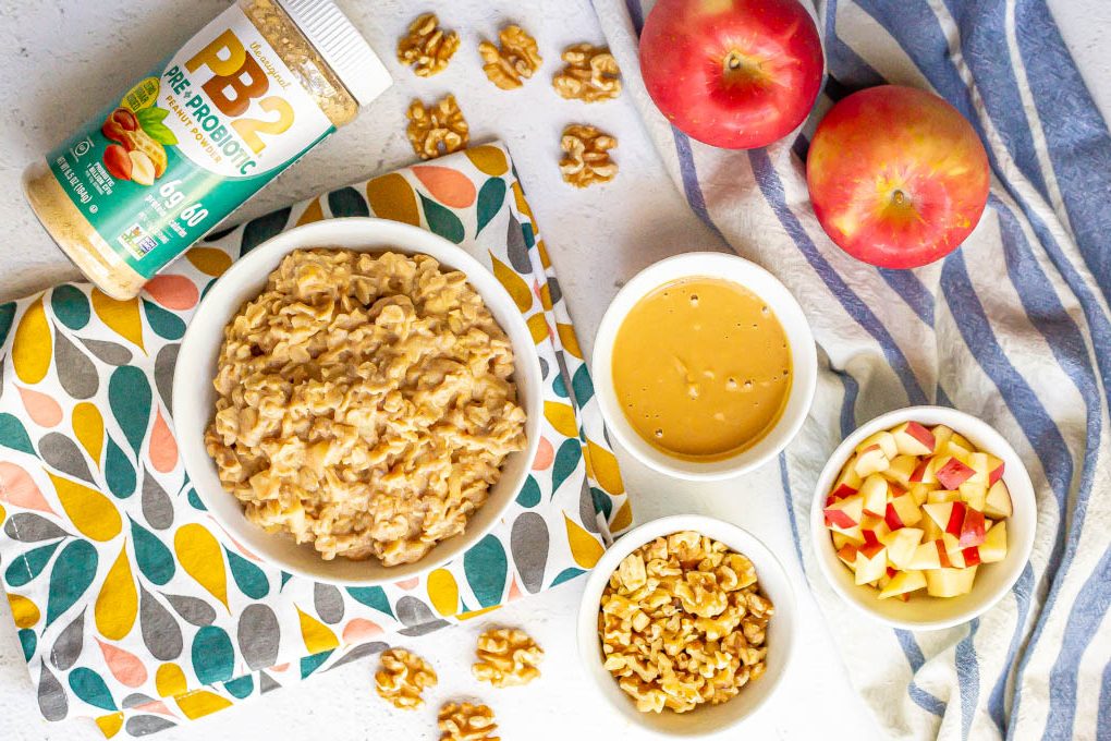 Peanut Butter Oatmeal with Cinnamon and Apples
